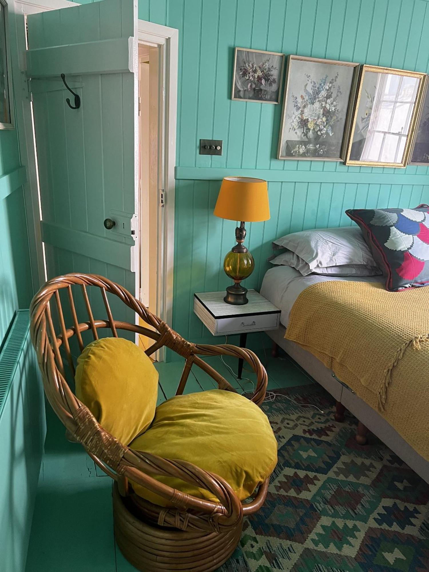Georgian Russell Apartment Hastings Room photo